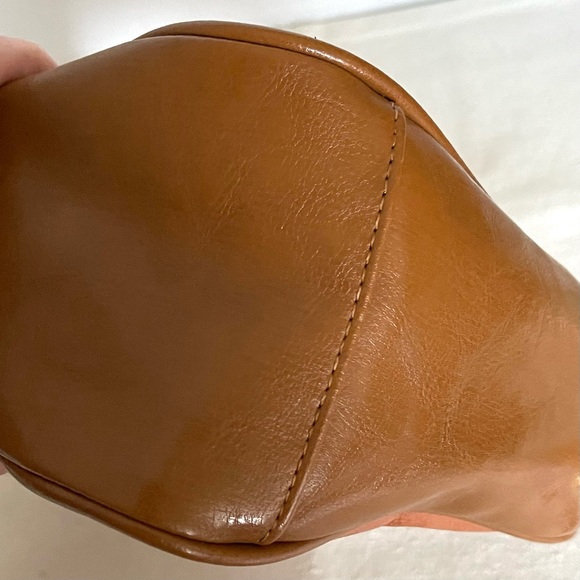Tuscan’s Collection Genuine Leather Tan Brown Hobo Golden Hardware  Shoulder Bag - Picture 6 of 15